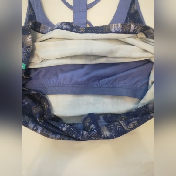 Bloom Workout Yoga Top - Picture 3 of 3